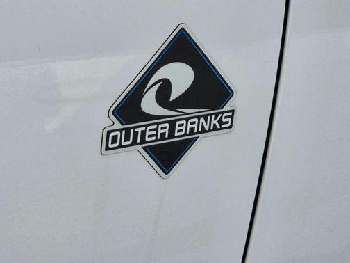 Oxford White 2022 Ford Bronco Outer Banks