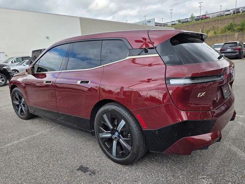 Aventurin Red Metallic 2023 BMW iX xDrive50