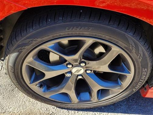 Photo 2 of 4 of 2019 Dodge Charger R/T