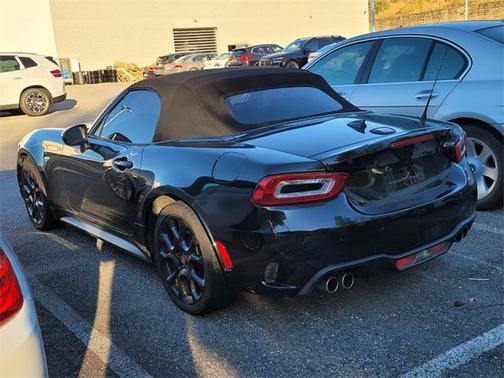 2018 FIAT 124 Spider Base