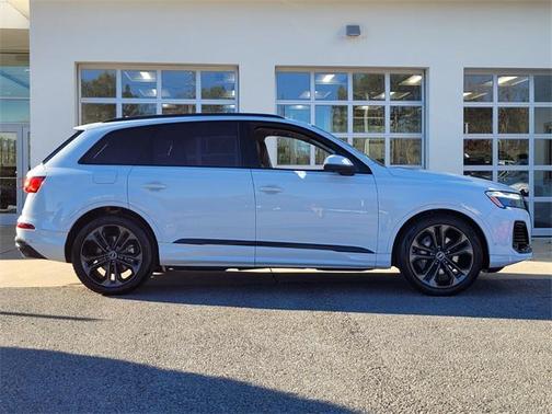 2025 Audi Q7 55 Prestige