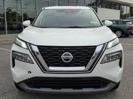 Pearl White Tricoat 2021 Nissan Rogue SV