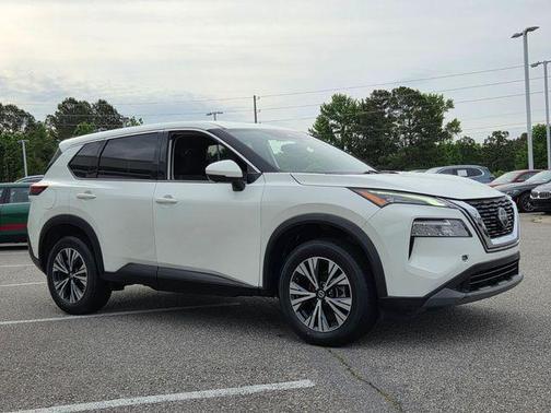 Pearl White Tricoat 2021 Nissan Rogue SV