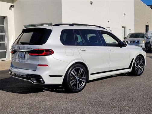 2023 BMW X7 xDrive40i