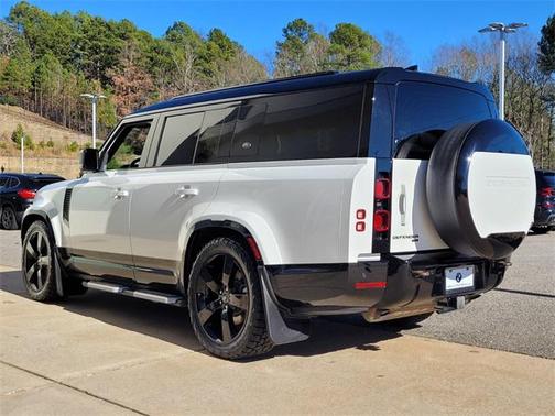 2023 Land Rover Defender 130 X-Dynamic SE