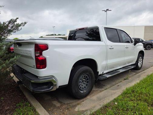 Summit White 2025 Chevrolet Silverado 1500 LT