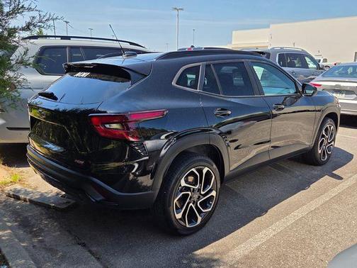 Mosaic Black Metallic 2024 Chevrolet Trax FWD 2RS