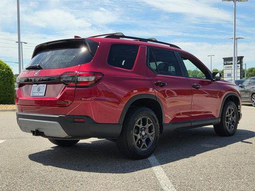 Radiant Red Metallic II 2024 Honda Pilot TrailSport