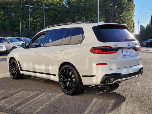 2024 BMW X7 M60i