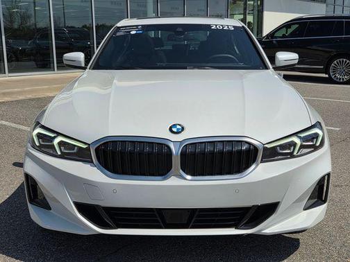 Mineral White Metallic 2025 BMW 330 330i