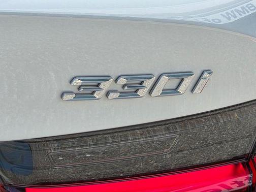 Mineral White Metallic 2025 BMW 330 330i