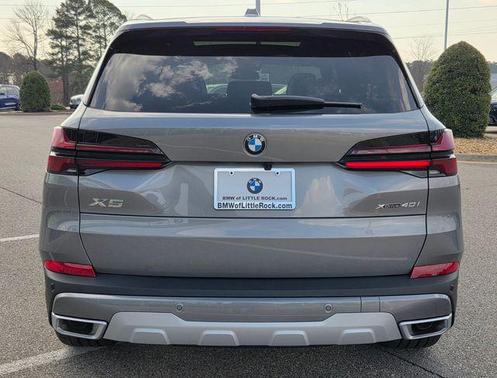 Skyscraper Grey Metallic 2026 BMW X5 xDrive40i