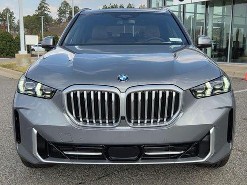 Skyscraper Grey Metallic 2026 BMW X5 xDrive40i