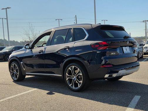 Tanzanite Blue II Metallic 2026 BMW X5 xDrive40i