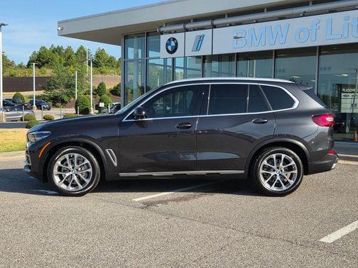 Dark Graphite Metallic 2022 BMW X5 xDrive40i