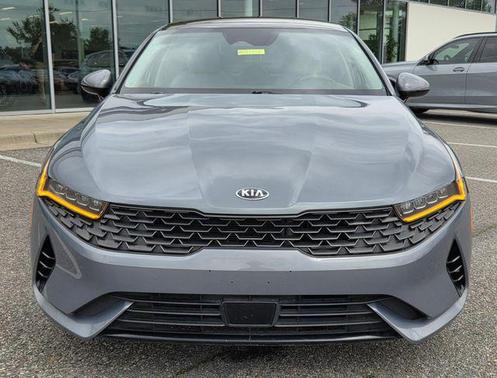 Everlasting Silver 2021 Kia K5 EX
