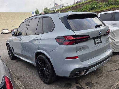 Brooklyn Grey Metallic 2025 BMW X5 xDrive40i