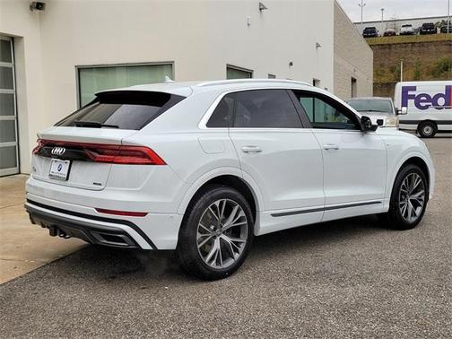 2021 Audi Q8 55 Premium Plus