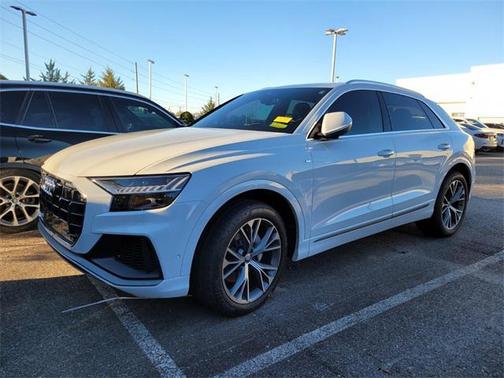 2021 Audi Q8 55 Premium Plus