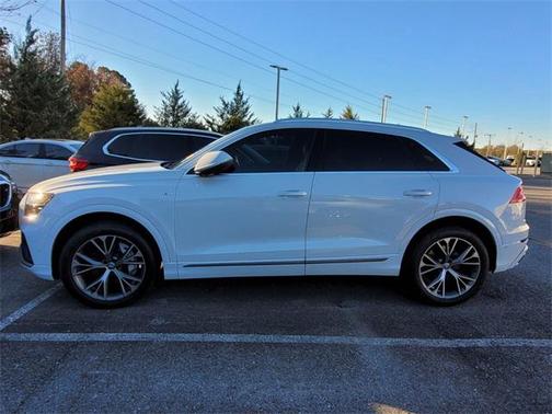 2021 Audi Q8 55 Premium Plus