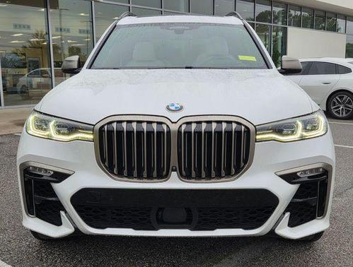 Mineral White Metallic 2021 BMW X7 M50i