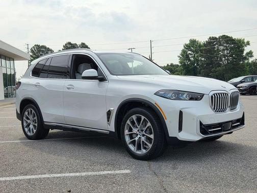 Mineral White Metallic 2026 BMW X5 xDrive40i