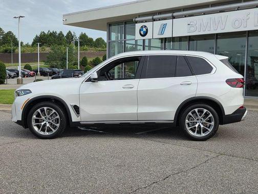Mineral White Metallic 2026 BMW X5 xDrive40i