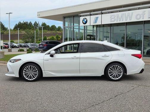 Wind Chill Pearl 2020 Toyota Avalon Hybrid Limited