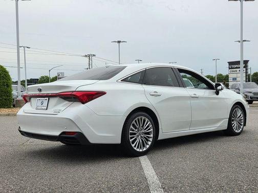 Wind Chill Pearl 2020 Toyota Avalon Hybrid Limited