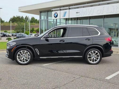 Jet Black 2023 BMW X5 sDrive40i