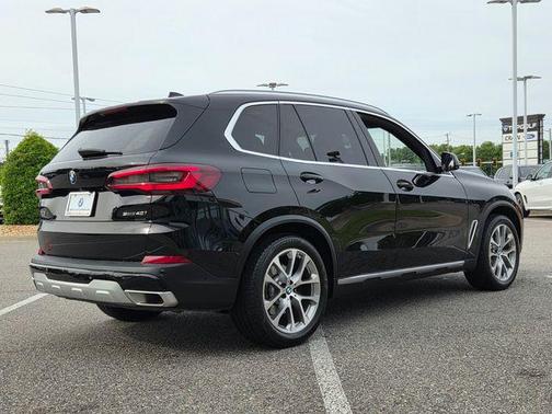 Jet Black 2023 BMW X5 sDrive40i