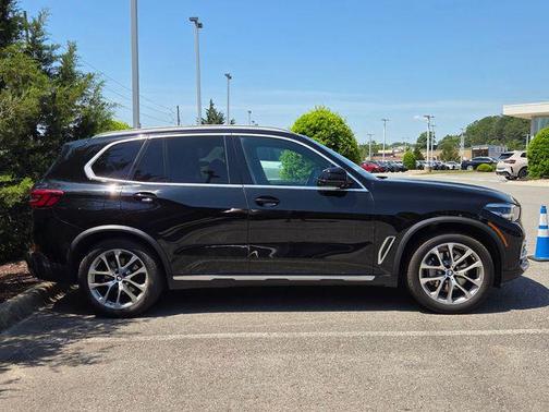 Jet Black 2023 BMW X5 sDrive40i