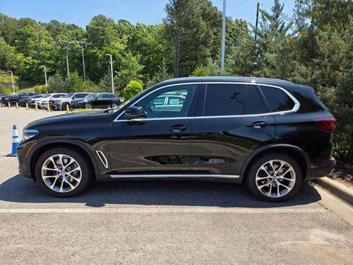Jet Black 2023 BMW X5 sDrive40i