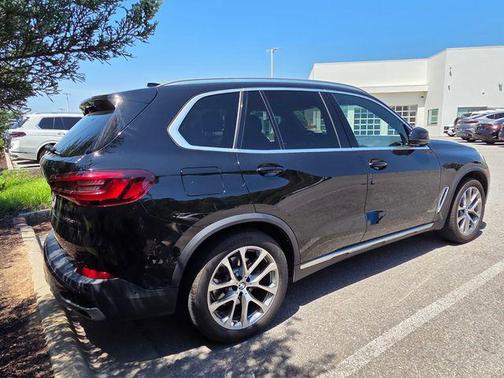Jet Black 2023 BMW X5 sDrive40i