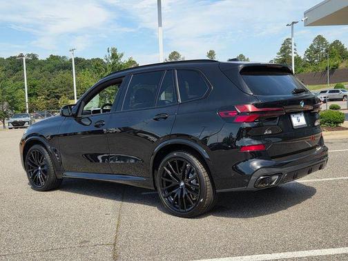 Black Sapphire Metallic 2026 BMW X5 M60i