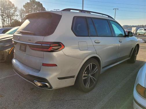 2023 BMW X7 xDrive40i