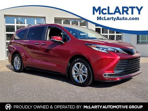 2023 Toyota Sienna Platinum 7 Passenger