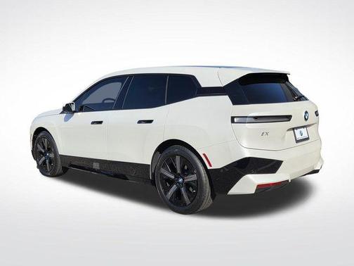 Mineral White Metallic 2024 BMW iX xDrive50
