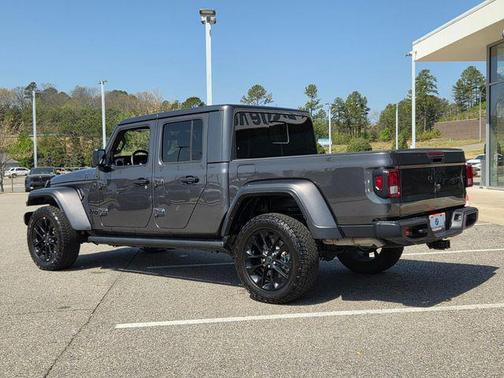 Granite Crystal Metallic Clearcoat 2025 Jeep Gladiator Nighthawk