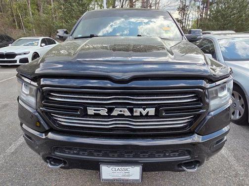 Diamond Black Crystal Pearlcoat 2023 RAM 1500 Laramie