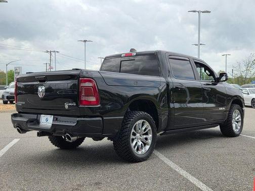 Diamond Black Crystal Pearlcoat 2023 RAM 1500 Laramie