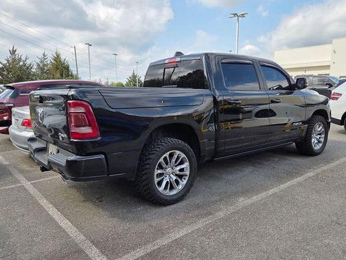 Diamond Black Crystal Pearlcoat 2023 RAM 1500 Laramie