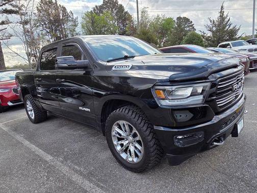 Diamond Black Crystal Pearlcoat 2023 RAM 1500 Laramie