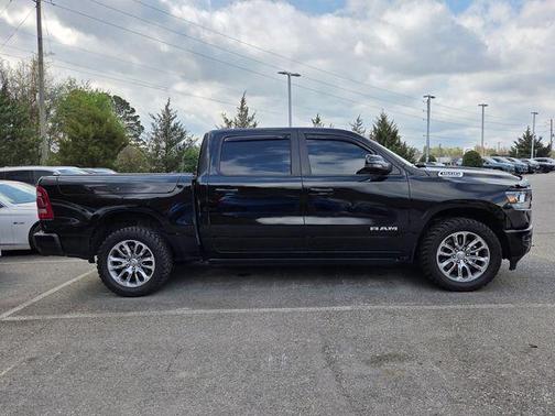 Diamond Black Crystal Pearlcoat 2023 RAM 1500 Laramie