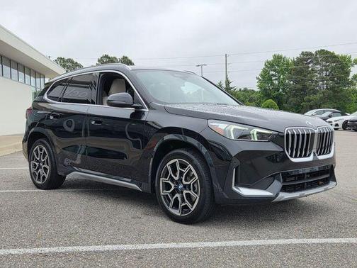 Black Sapphire Metallic 2025 BMW X1 xDrive28i