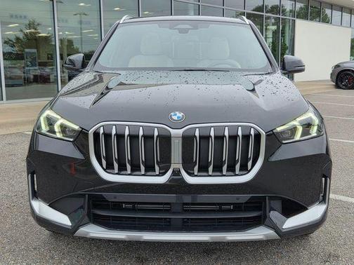 Black Sapphire Metallic 2025 BMW X1 xDrive28i