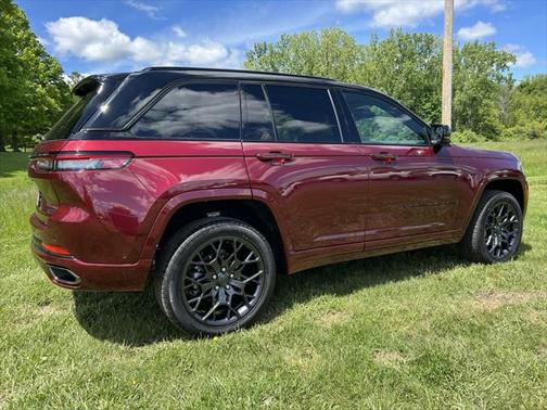 2025 Jeep Grand Cherokee Summit