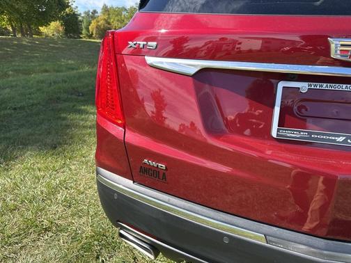 2017 Cadillac XT5 Premium Luxury