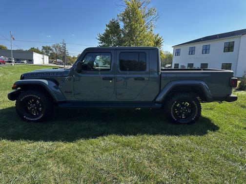 2025 Jeep Gladiator High Tide