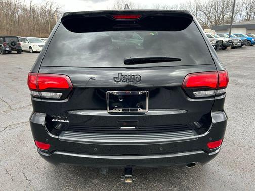 2022 Jeep Grand Cherokee Laredo